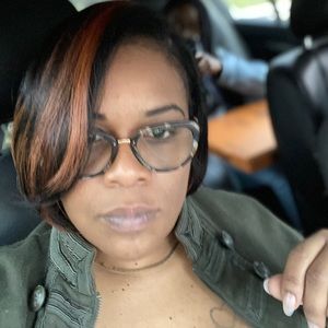 Meet your Posher, Monique